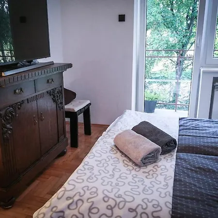 - Beskid Niski Apartment *